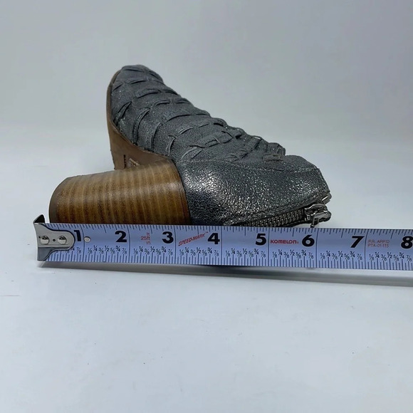 RON WHITE Sandals Silver Metal Ankle Strap Italy Size 38 - Picture 5 of 10